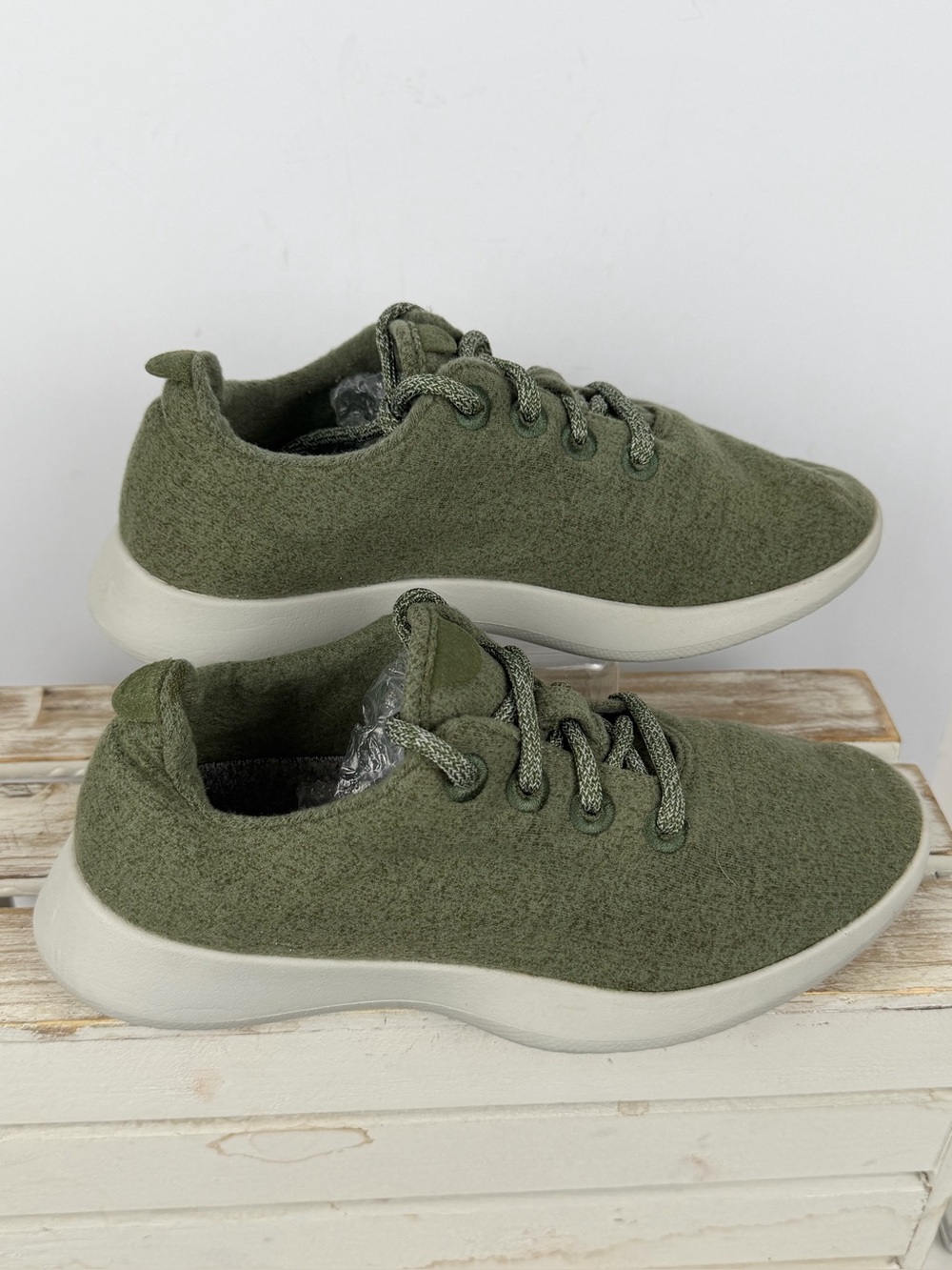 Allbirds The Wool Runners in a green Merino wool color way women’s size 8